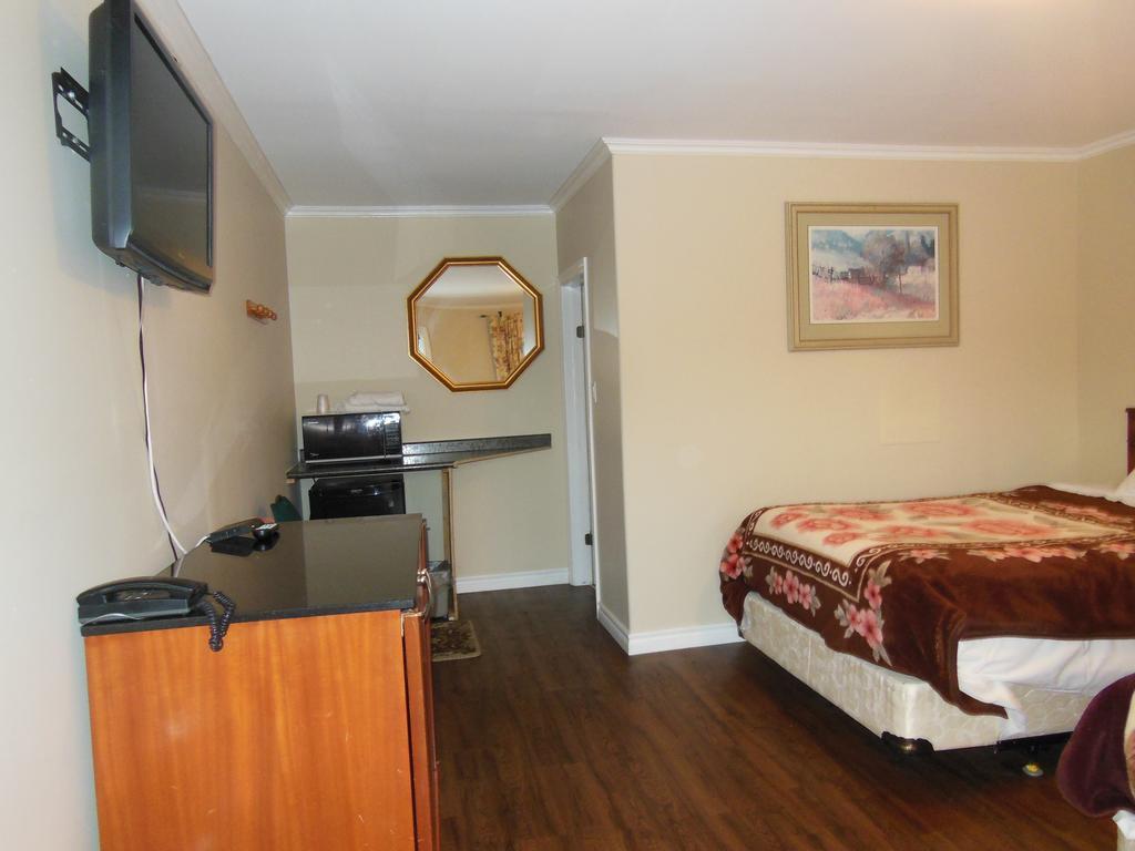 Kent Motel Chatham-Kent Екстериор снимка