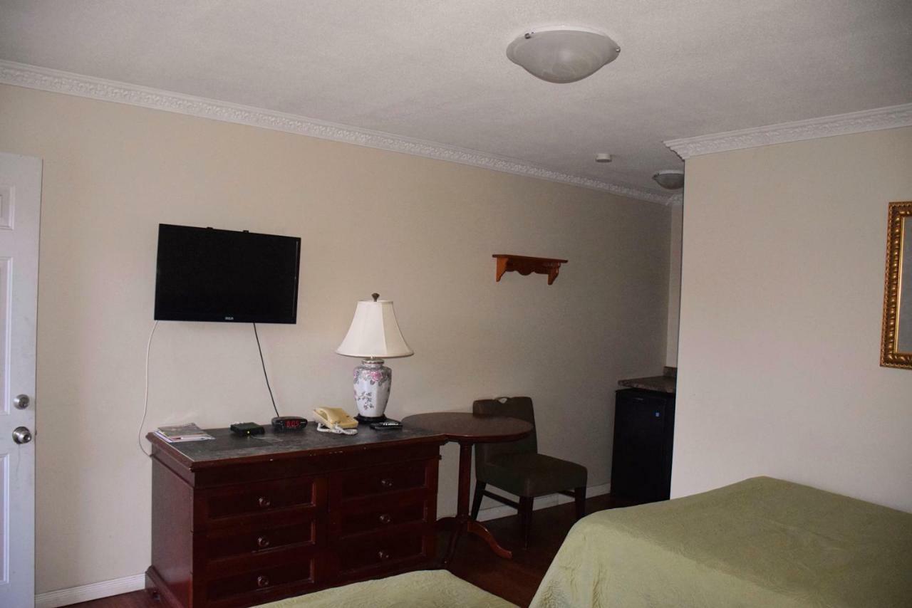 Kent Motel Chatham-Kent Екстериор снимка