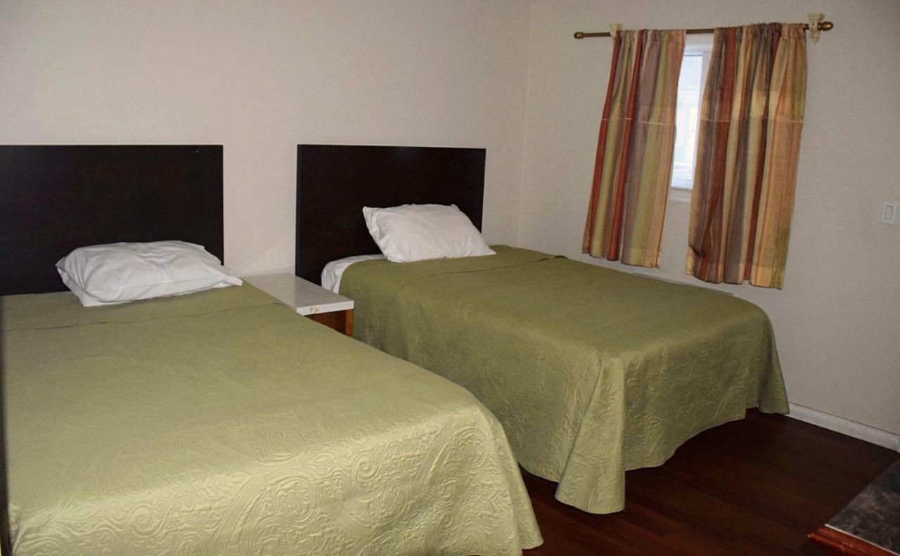Kent Motel Chatham-Kent Екстериор снимка
