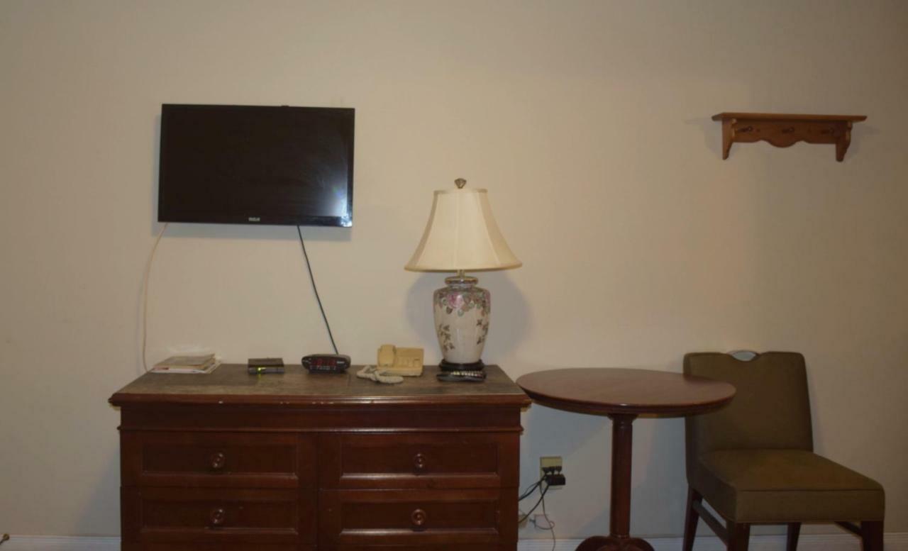 Kent Motel Chatham-Kent Екстериор снимка